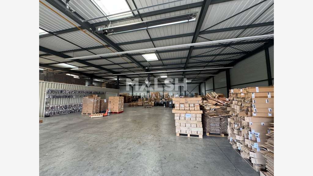 Locaux d'activités 1690m² Andrézieux-Bouthéon A72