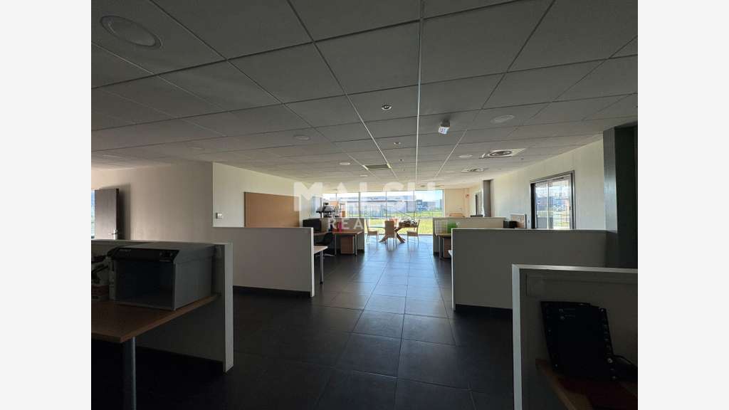Locaux d'activités 1690m² Andrézieux-Bouthéon A72