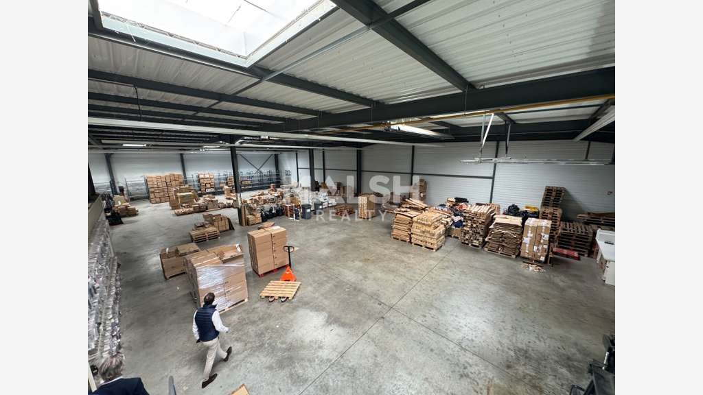 Locaux d'activités 1690m² Andrézieux-Bouthéon A72