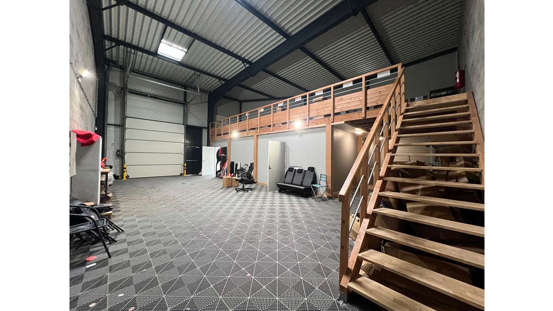 A louer bâtiment en excellent état à Angers Nord