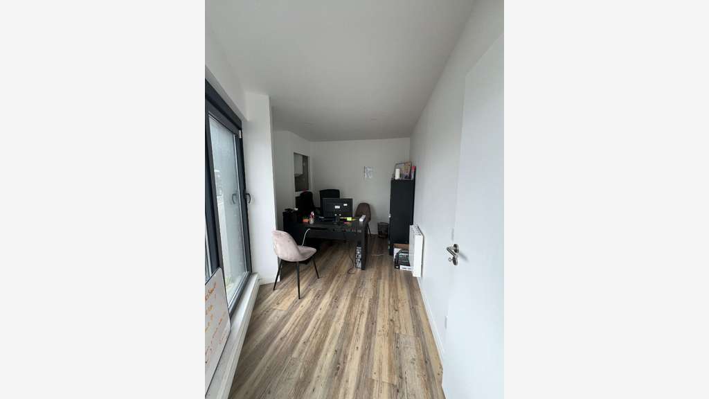 A louer bâtiment en excellent état à Angers Nord