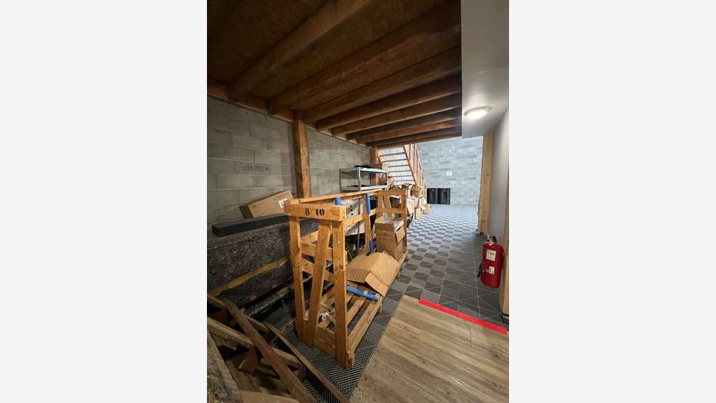 A louer bâtiment en excellent état à Angers Nord