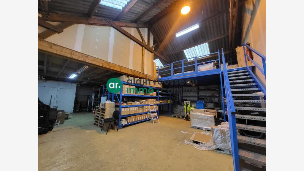 A louer local d'activité et commerce 717m² Angers