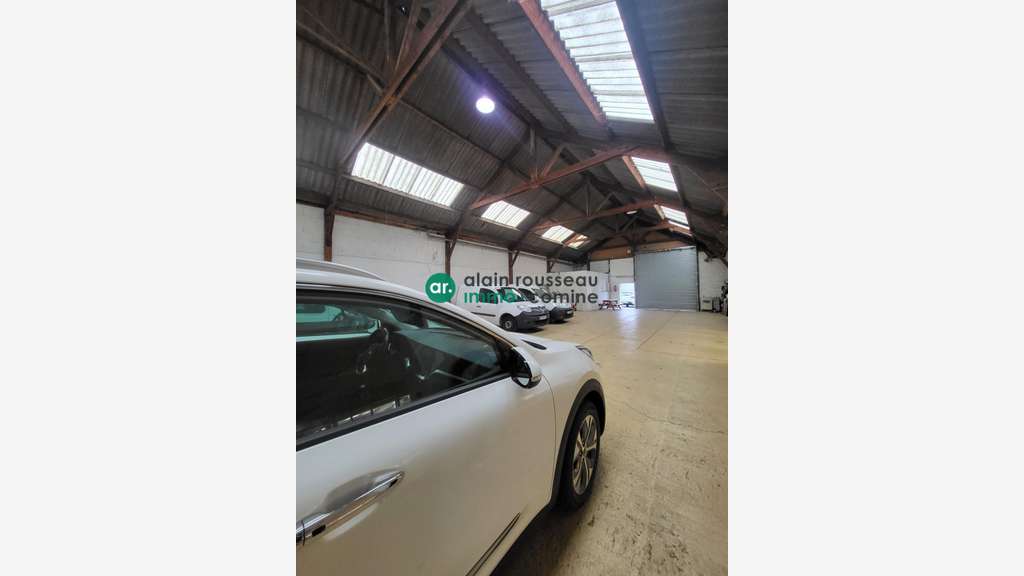 A louer local d'activité et commerce 717m² Angers
