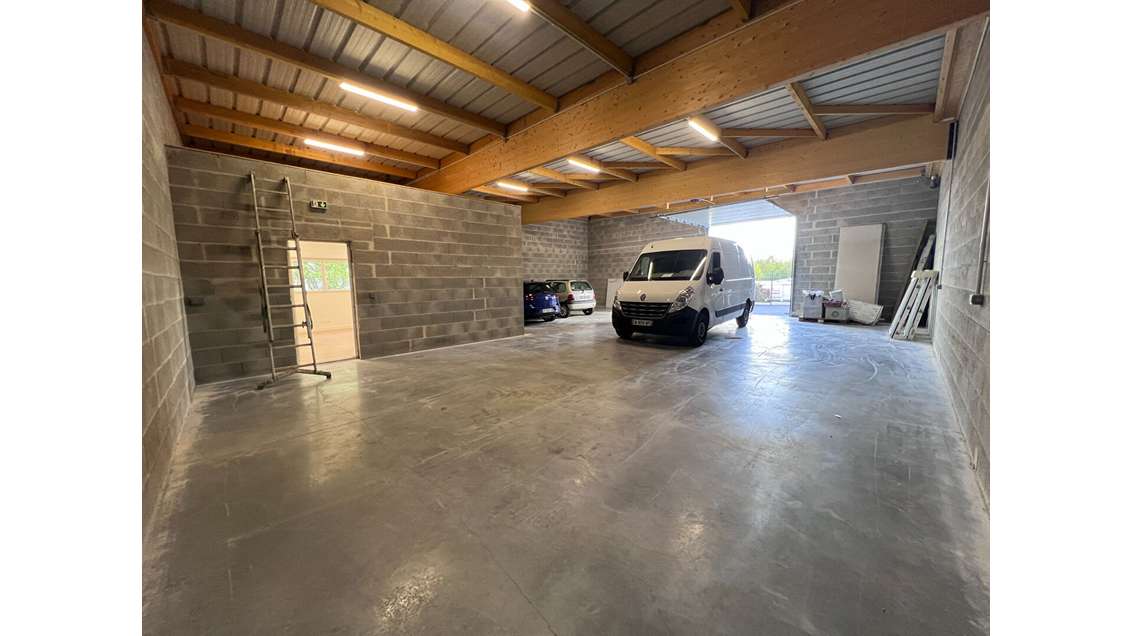 A louer bâtiment d'activité neuf 185m² Angers Sud