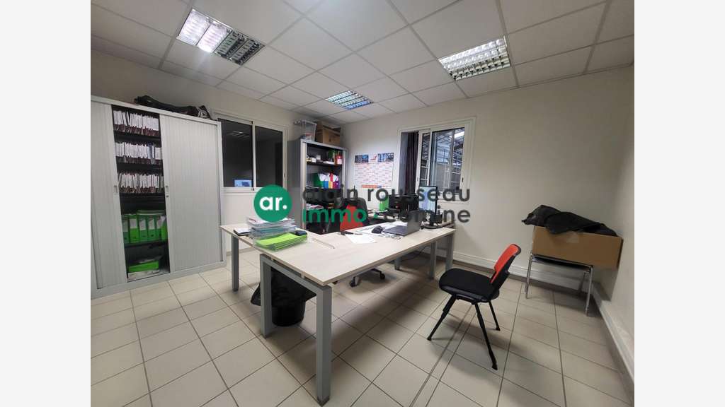 A louer bâtiment 600m² sur parcelle 2650m² Angers