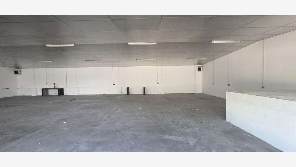 Entrepôt de 200m² à louer à Angers zone St Serge