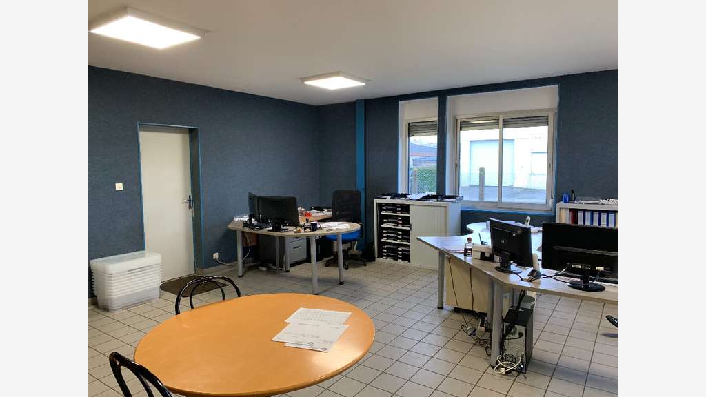 Loue bâtiment activité isolé chauffé 700m² Angers