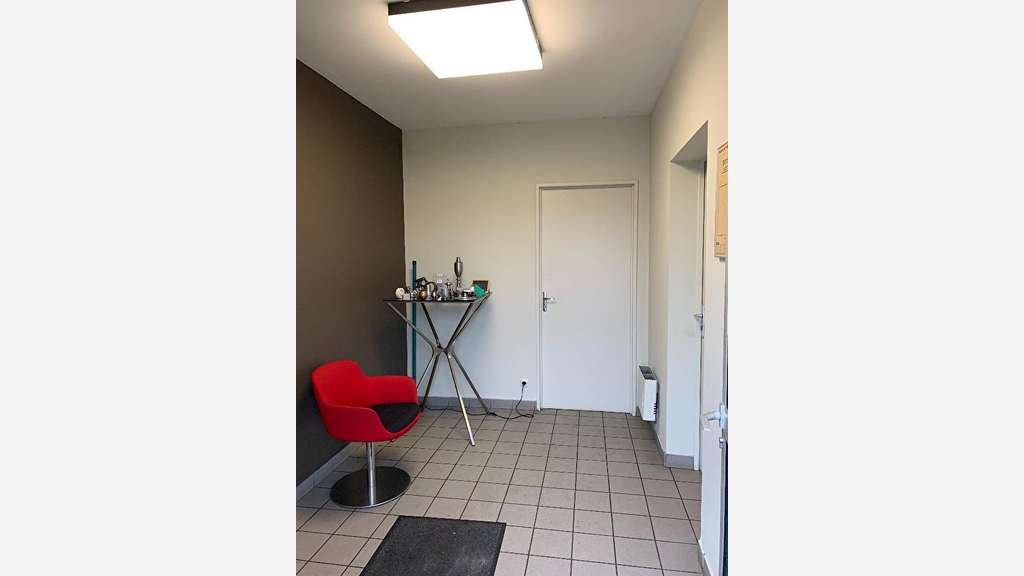 Loue bâtiment activité isolé chauffé 700m² Angers