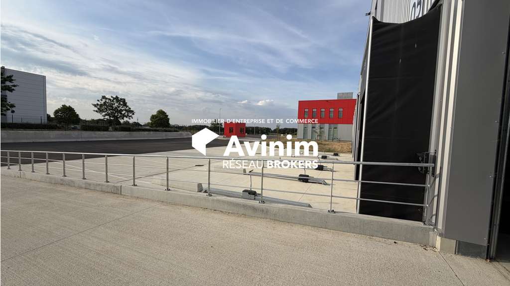 Location entrepôt 17700m² accès A11 près Angers