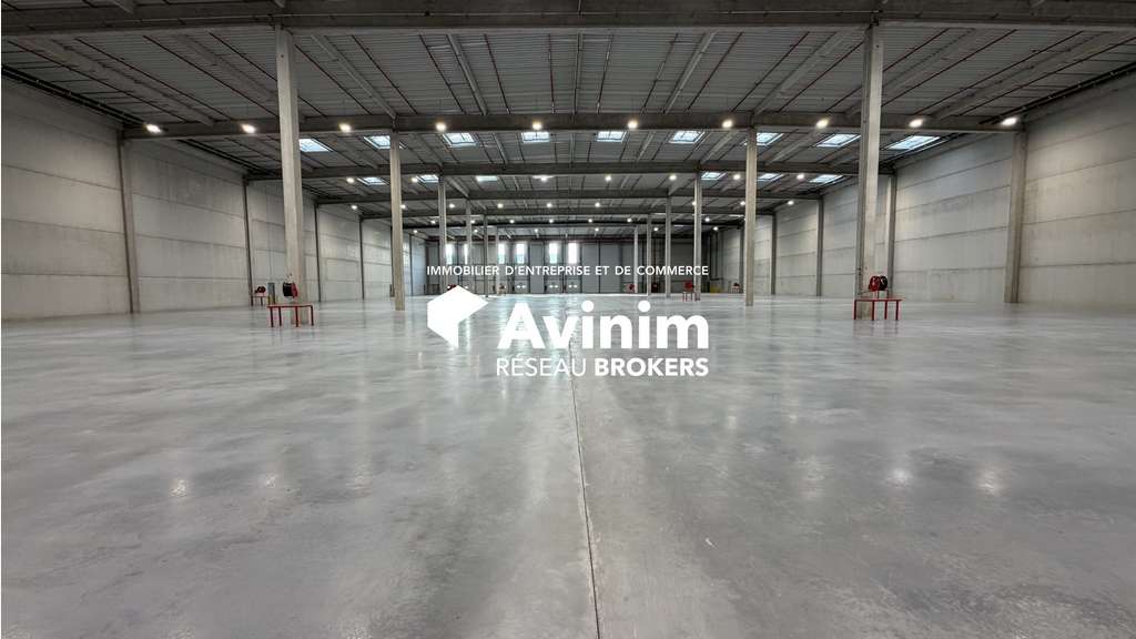 Location entrepôt 17700m² accès A11 près Angers
