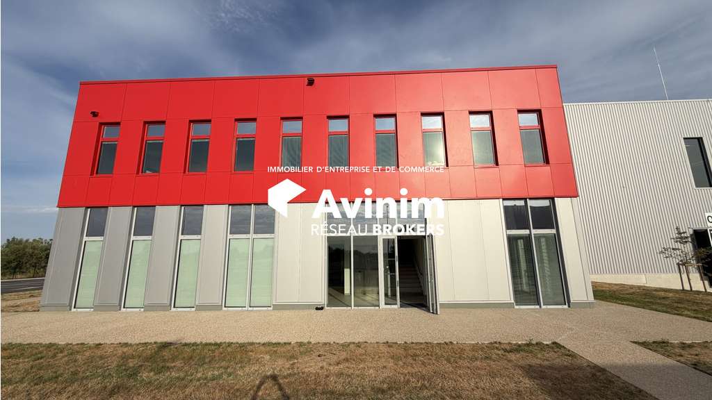 Location entrepôt 17700m² accès A11 près Angers