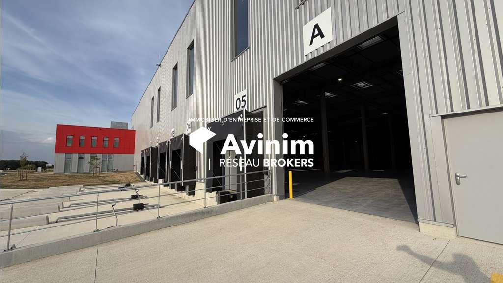 Location entrepôt 17700m² accès A11 près Angers