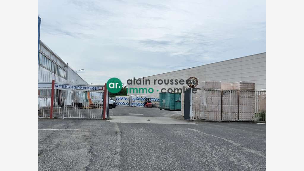 A LOUER - 1 080M² LOCAL D'ACTIVITE - ST SERGE ANG