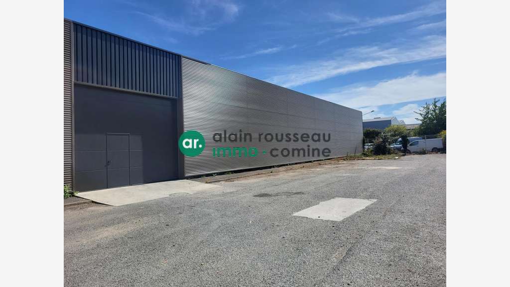 A LOUER - 500 M² LOCAL D'ACTIVITE - ST SERGE ANGE