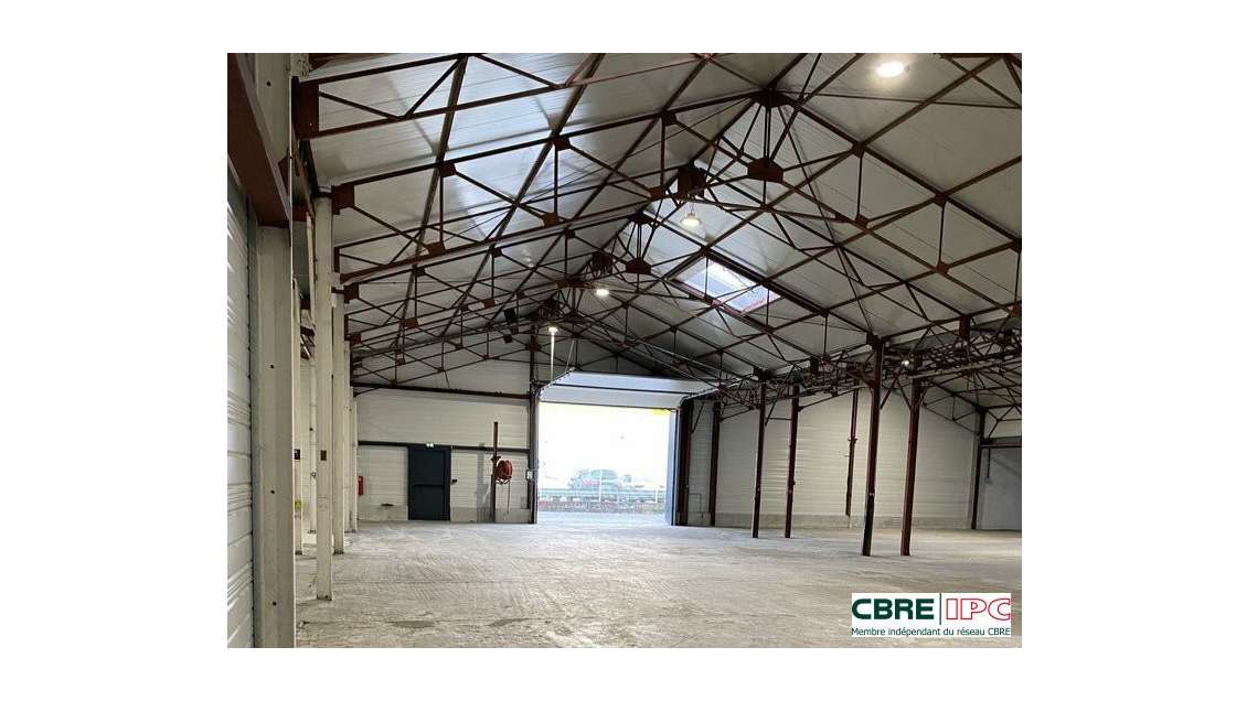 Location local d'activités 1033m² à Anglet