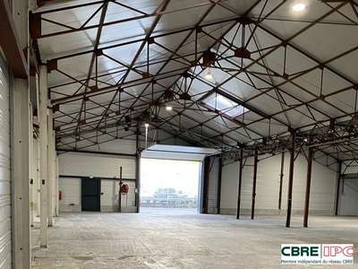 Location local d'activités 1033m² à Anglet