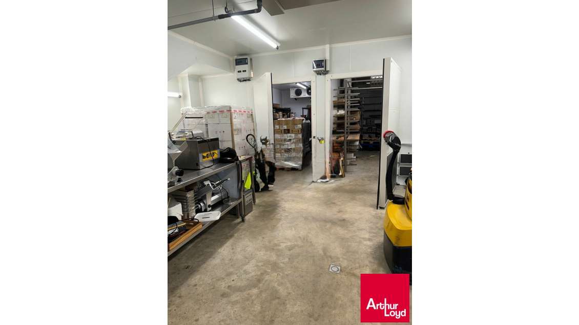 Local d'activité entrepôt 180m² à louer à Anglet