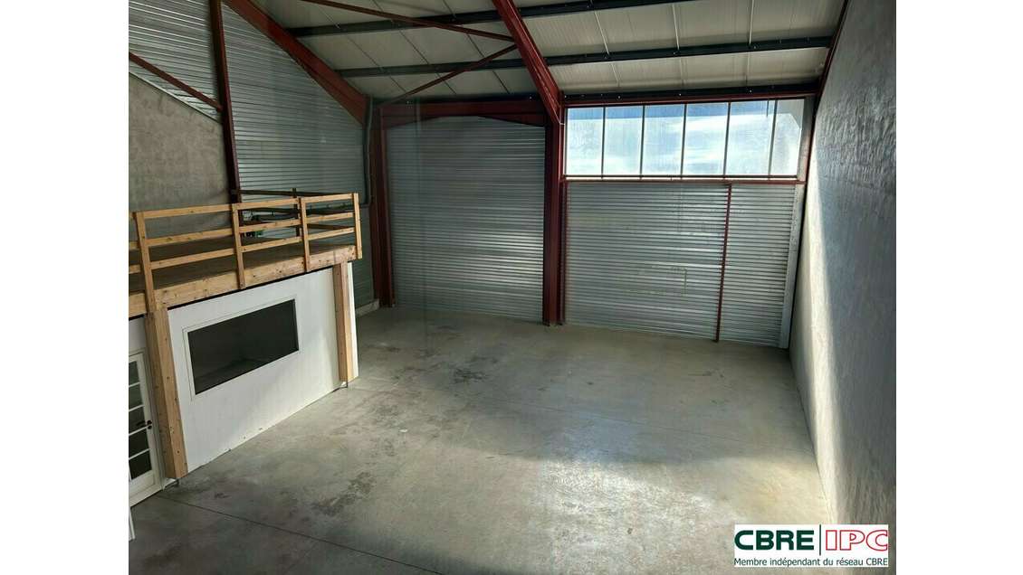 Location local 300m² à Anglet Zone de Maignon