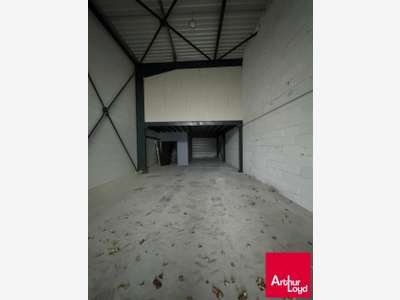 Local d'activité neuf 131m² à louer à Anglet