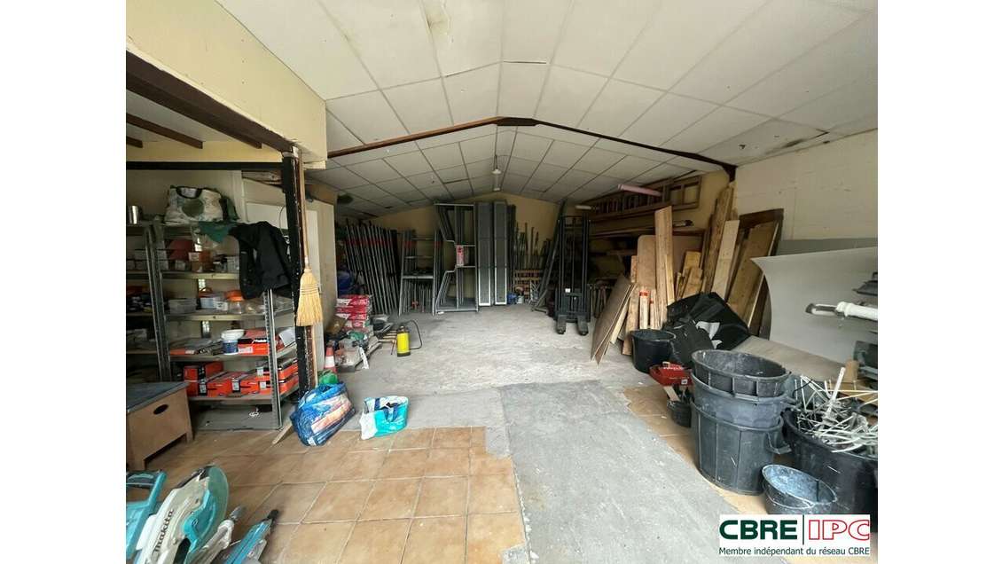 Location local d'activités de 235m² à Anglet Redon