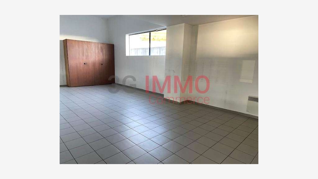 A louer bâtiment 1661m² à Anglet