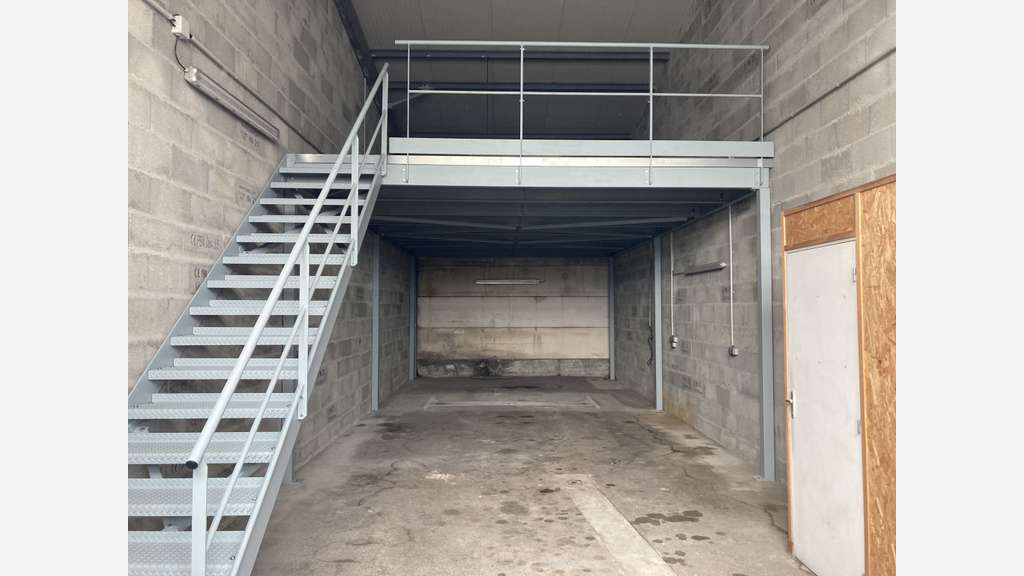 Local d'activités de 115m² à louer à Anglet