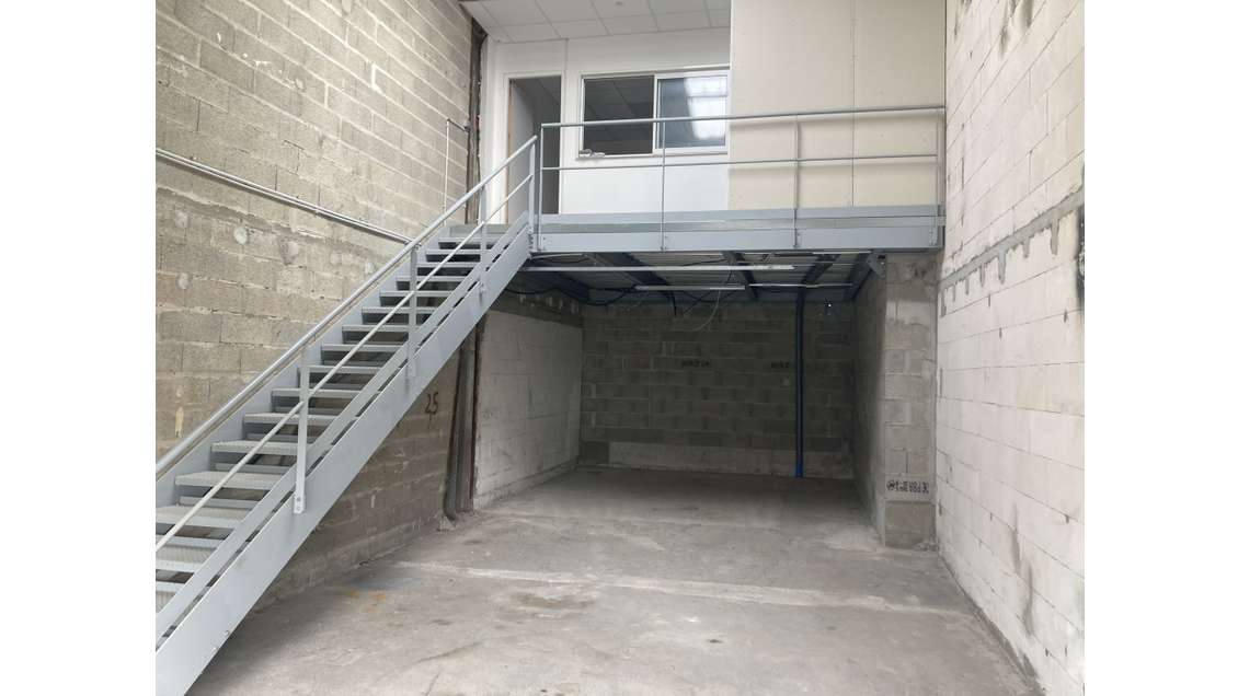 Local d'activités de 115m² à louer à Anglet