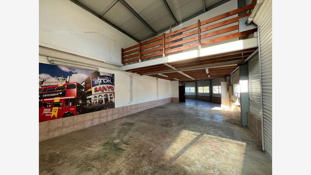 A louer local artisanal de 150m² à Anglet Maignon