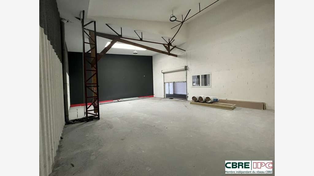 A louer entrepôt 89m² avec électricité à Anglet
