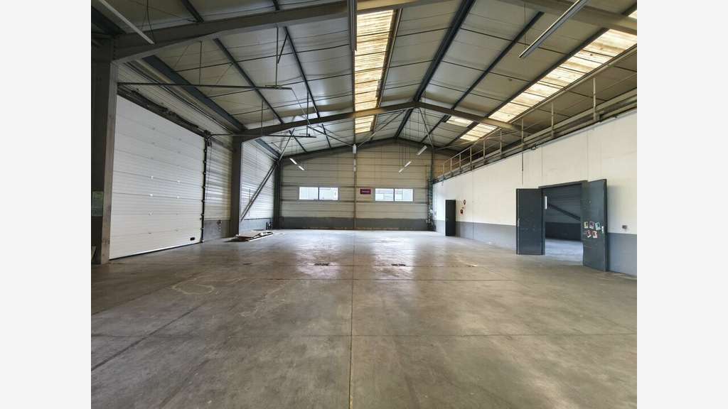 Local d'activité de 1 660 m² à louer - Anglet