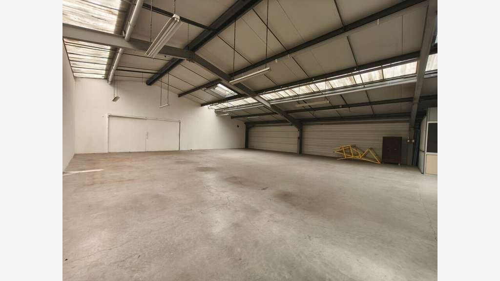 Local d'activité de 1 660 m² à louer - Anglet