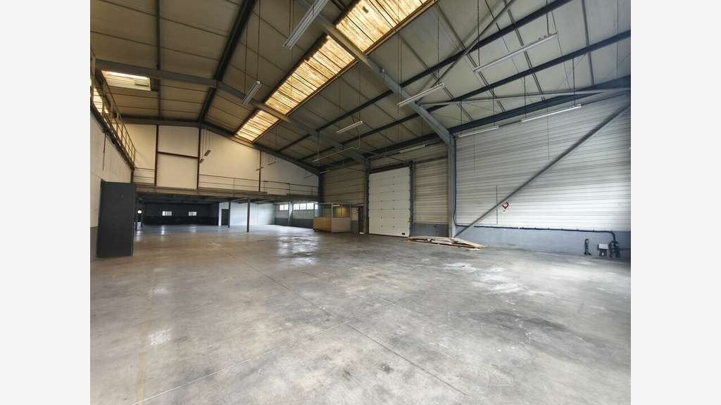Local d'activité de 1 660 m² à louer - Anglet
