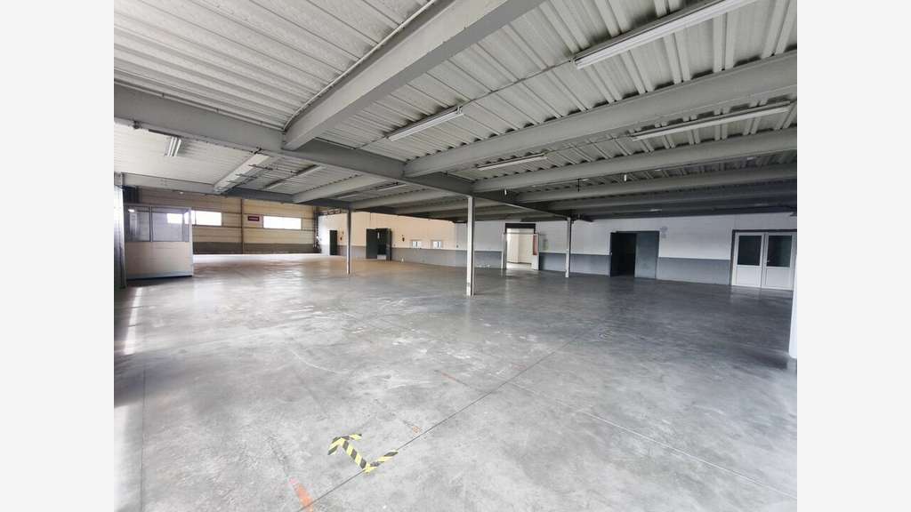 Local d'activité de 1 660 m² à louer - Anglet