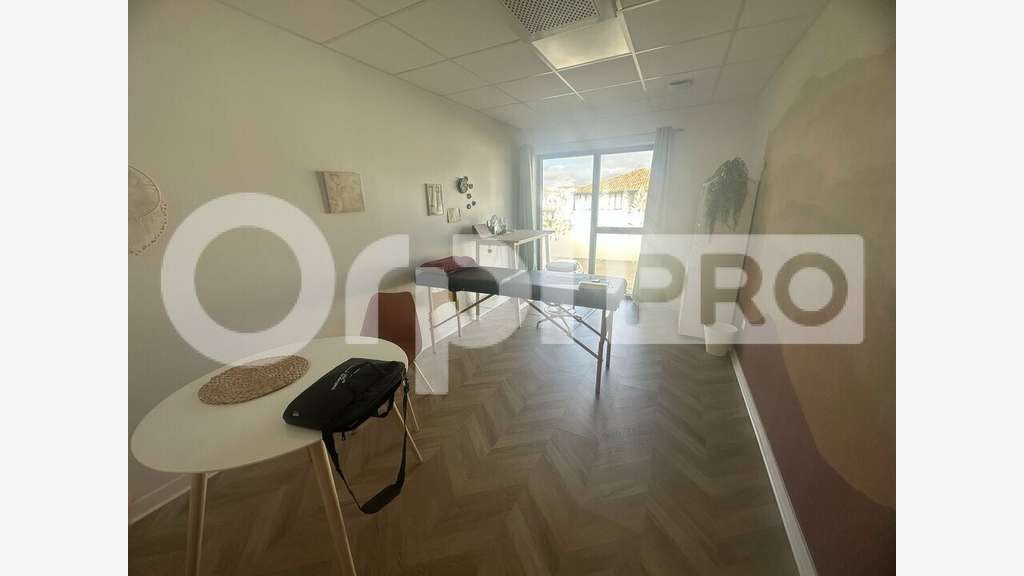 À louer local professionnel de 25m² à Angresse