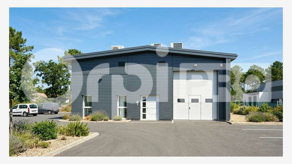 Entrepôt 180m² à louer à Angresse 