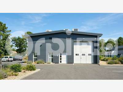 Entrepôt 180m² à louer à Angresse 