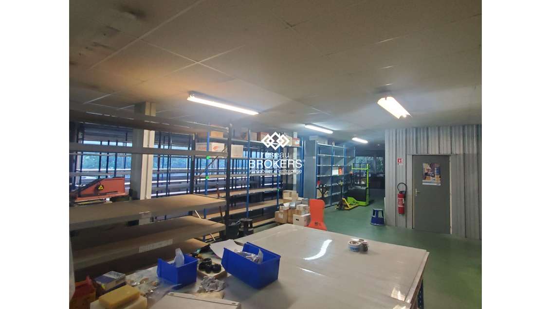 À vendre local 654m² show-room bureaux - Annecy