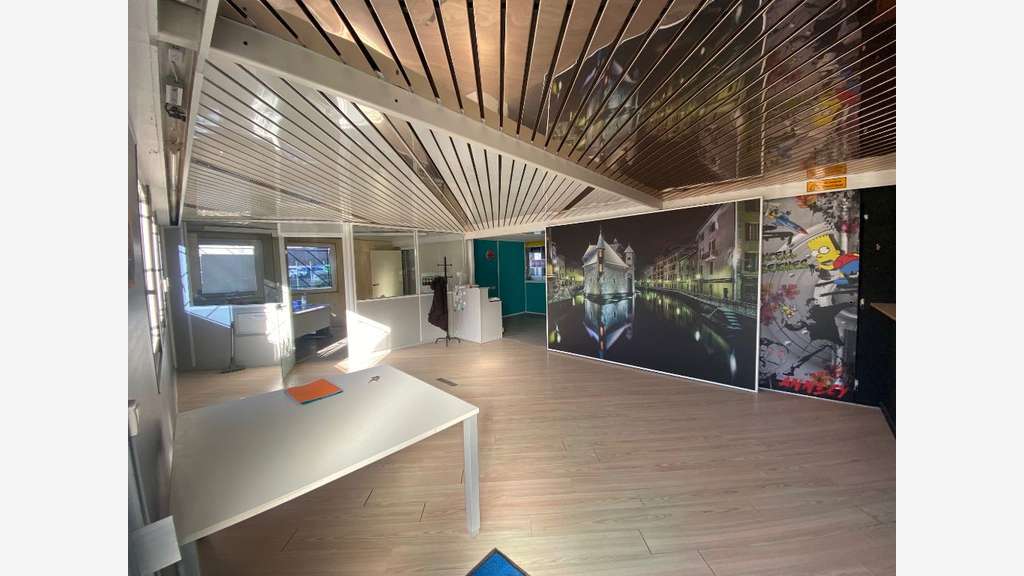 A louer entrepôt 725m² zone d'activité Annecy