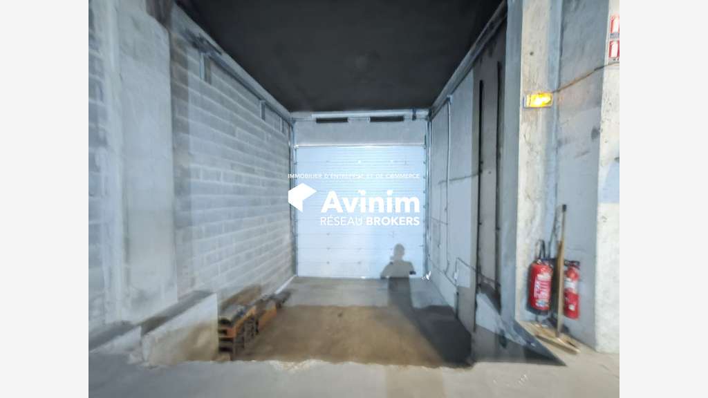 Entrepôt 800m² à louer zone de Pringy