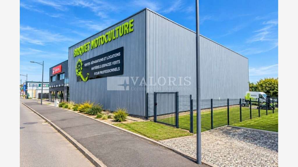 Local d'activité bureaux de 800m² à louer à Anse