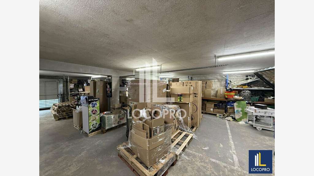 Local d'activité 333m² à louer à Antibes A8