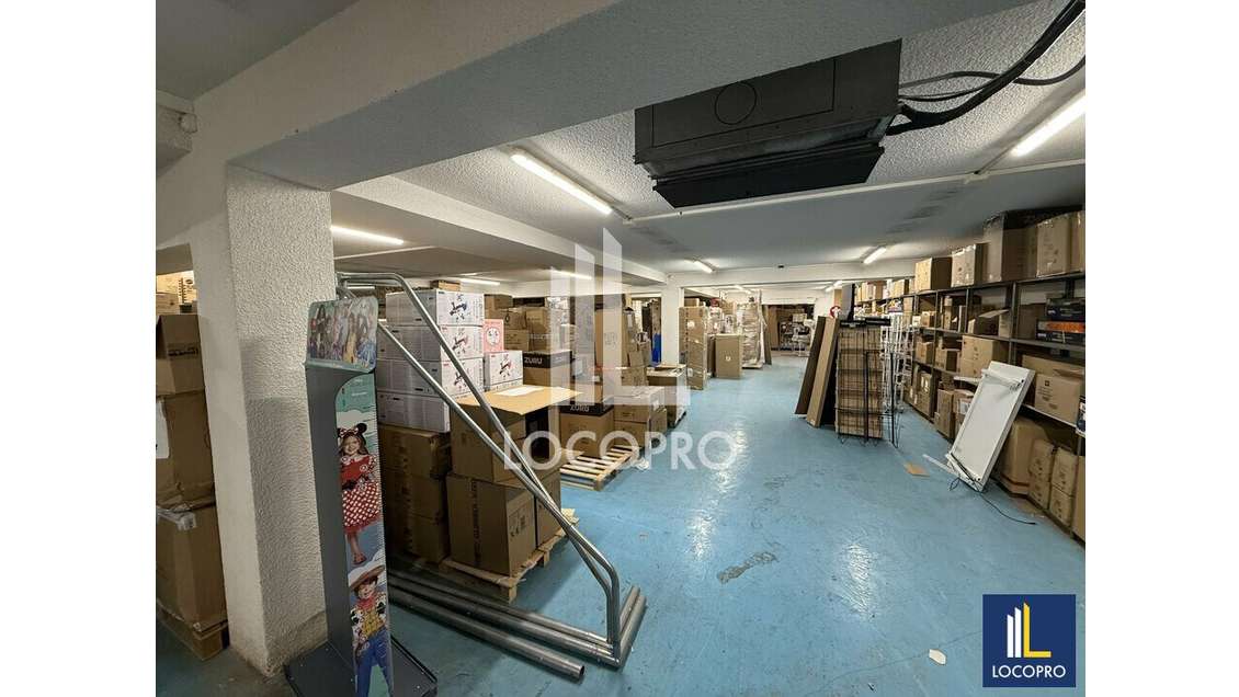 Local d'activité 333m² à louer à Antibes A8
