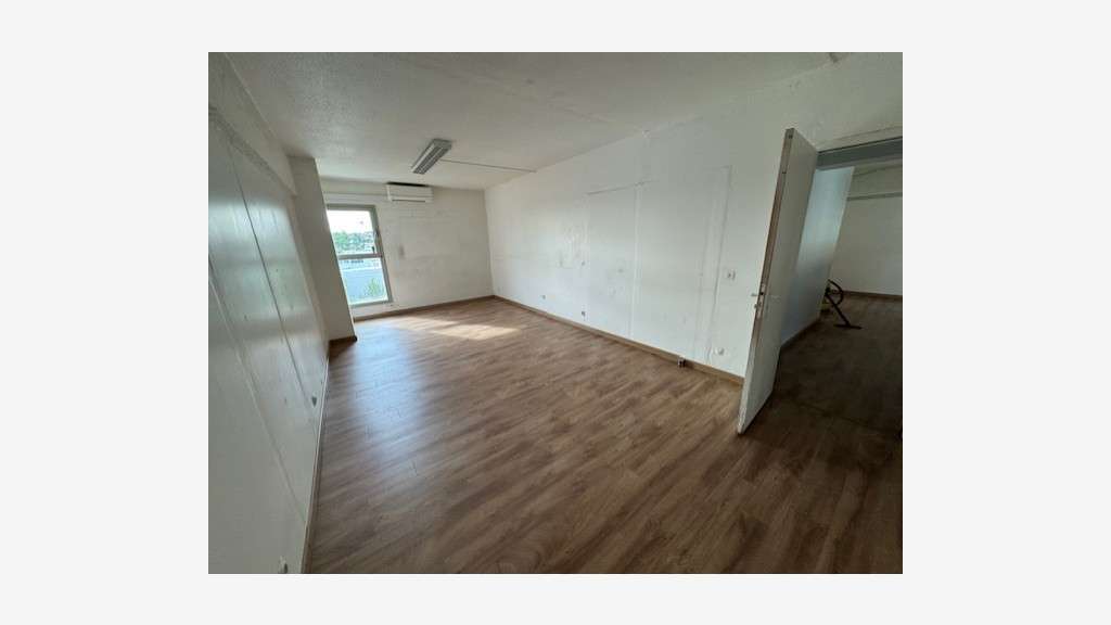 Local 200m² à louer empl stratégique ZAC Antibes