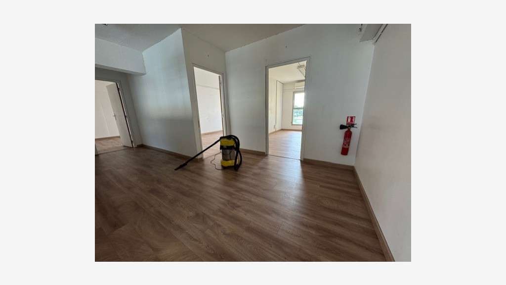 Local 200m² à louer empl stratégique ZAC Antibes