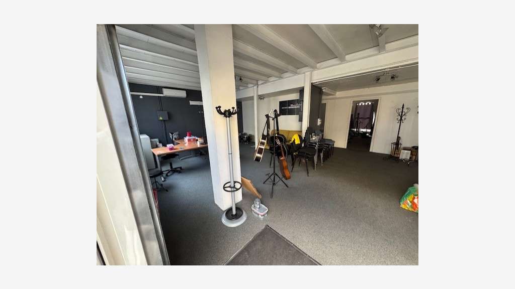 Local 200m² à louer empl stratégique ZAC Antibes