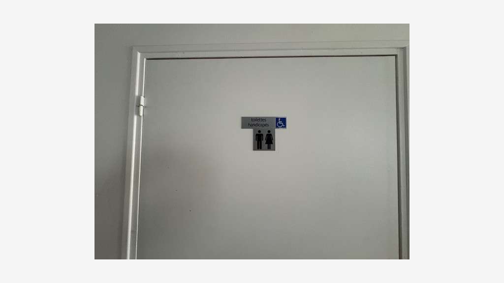 Local 200m² à louer empl stratégique ZAC Antibes