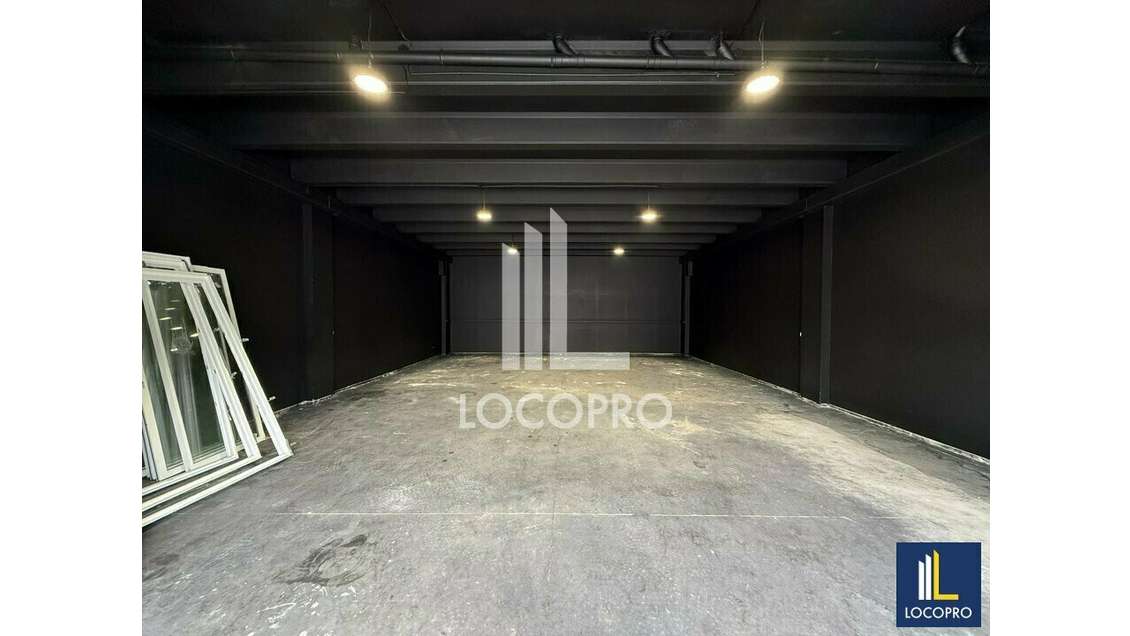 Location local 150m² à Antibes ZI des 3 Moulins