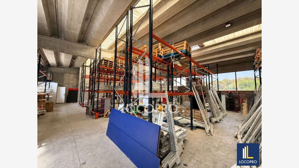 A louer local 290m² ZI des Trois Moulins à Antibes