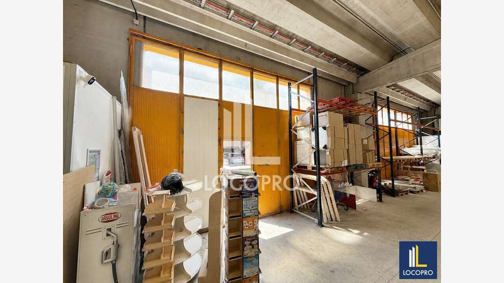 A louer local 290m² ZI des Trois Moulins à Antibes